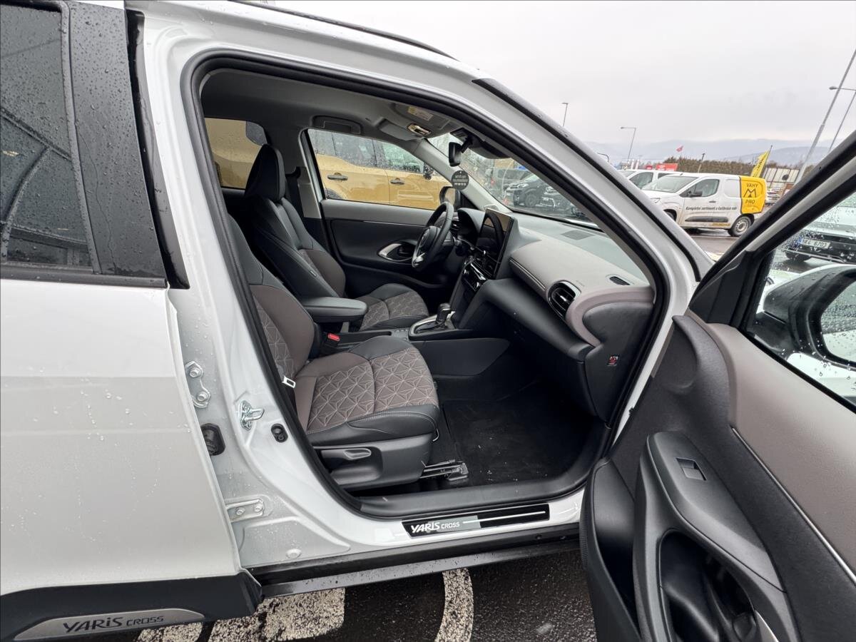 Toyota Yaris Cross SUV 1,5 l 68 kw