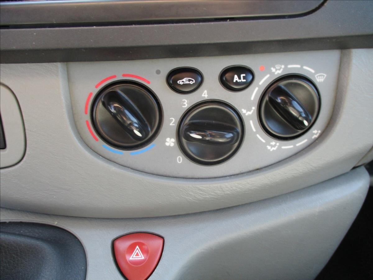 Opel Vivaro Kombi 2,0 l 84 kw