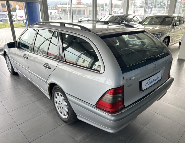 Mercedes-Benz Třídy C Kombi 2,0 l 141 kw