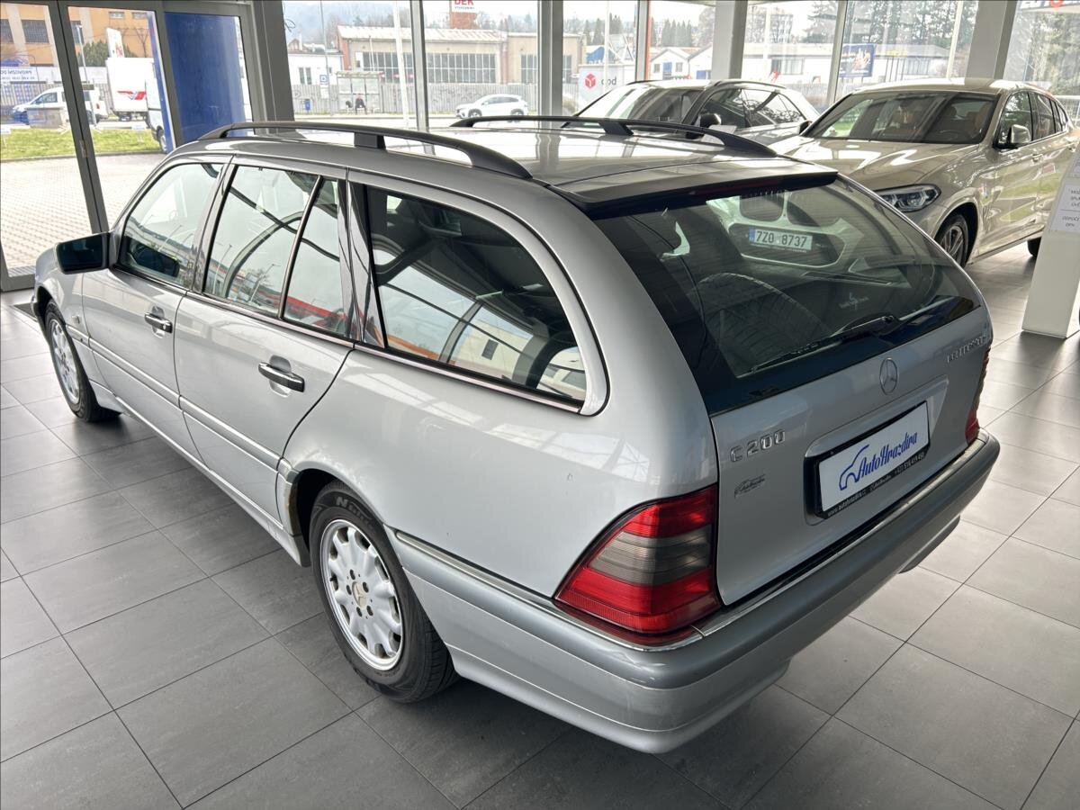 Mercedes-Benz Třídy C Kombi 2,0 l 141 kw
