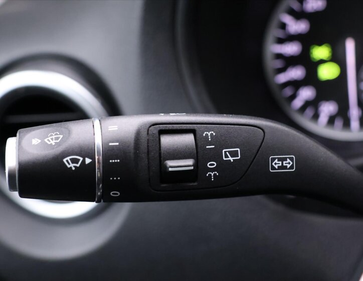 Mercedes-Benz Vito 18