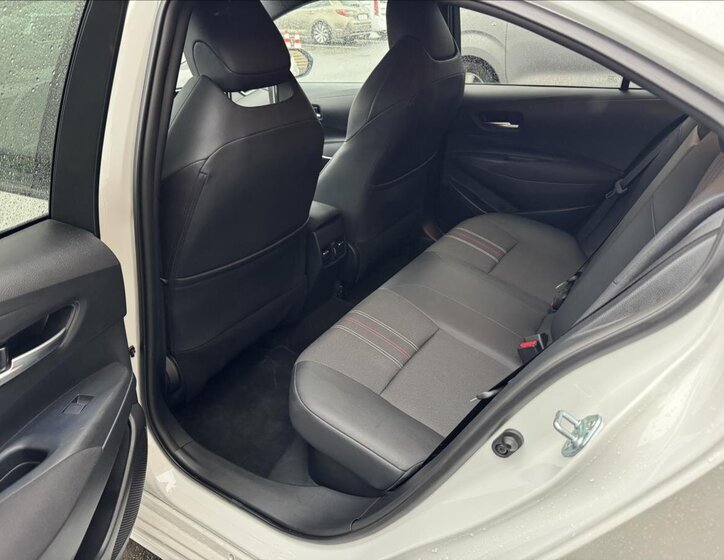 Toyota Corolla Sedan / Limuzína 1,8 l 72 kw