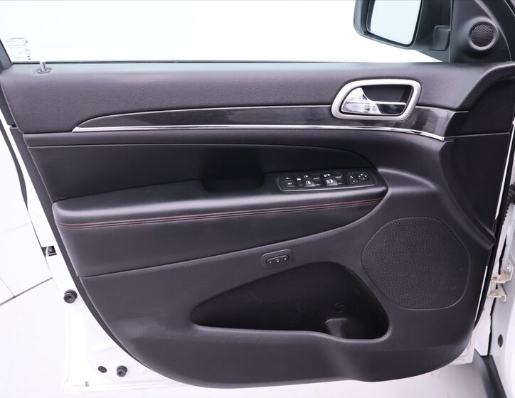 Jeep Grand Cherokee 11