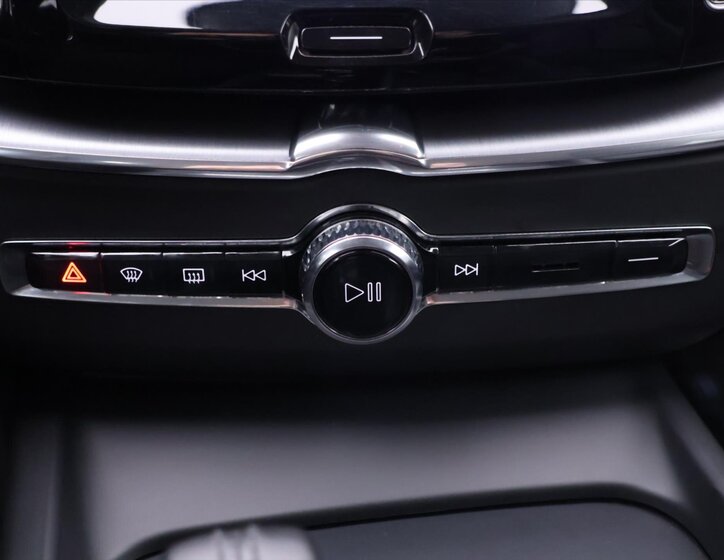 Volvo XC60 SUV / Terénní 2,0 l 145 kw