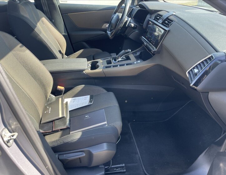 DS Automobiles DS7 Crossback Kombi 2,0 l 130 kw