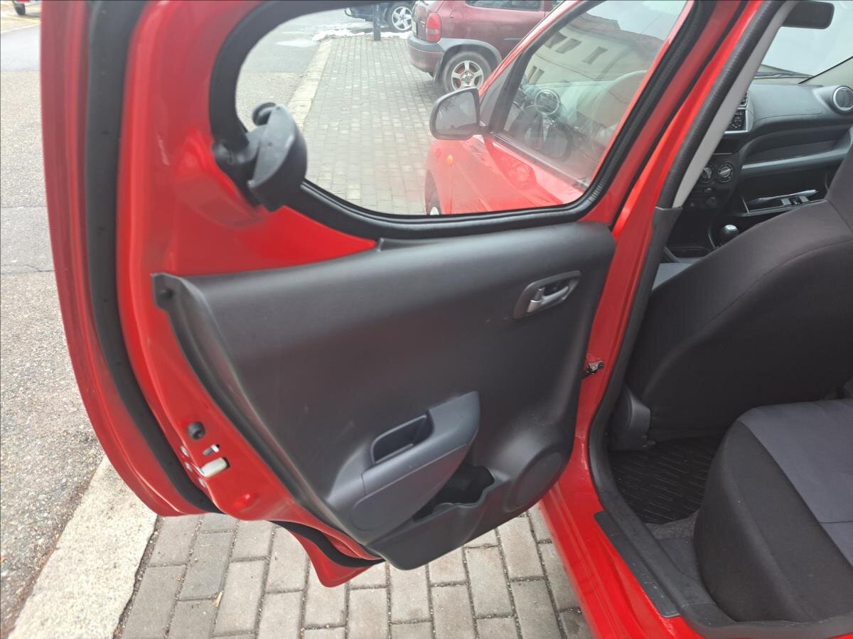 Suzuki Alto Hatchback 996,0 50 kw