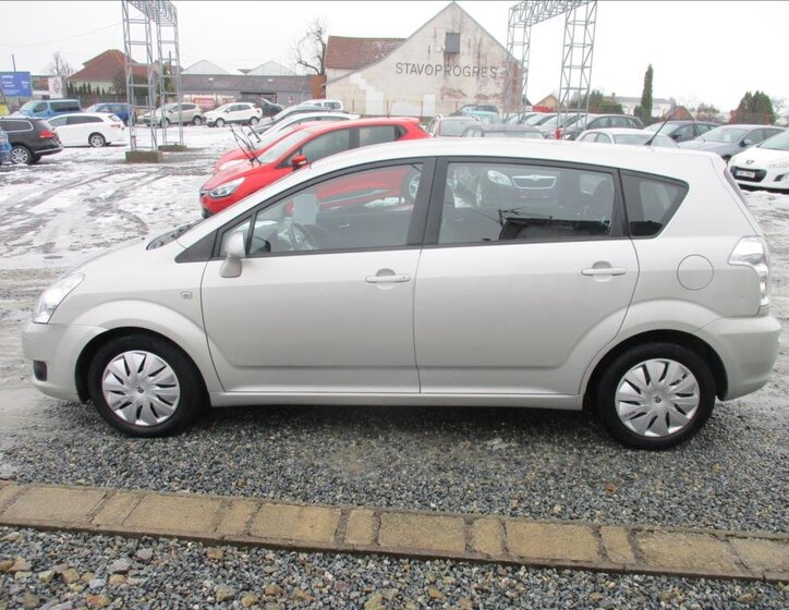 Toyota Corolla Verso 8