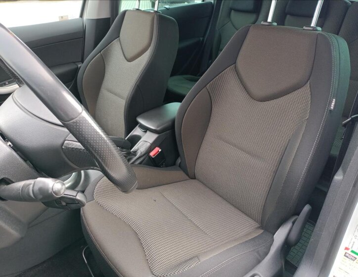 Peugeot 308 Kombi 1,6 l 686 kw