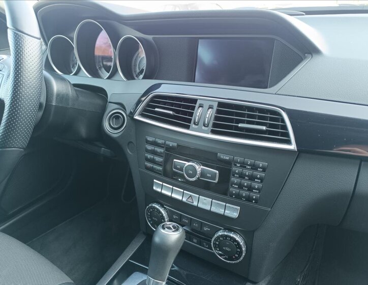 Mercedes-Benz Třídy C Kupé 2,1 l 150 kw