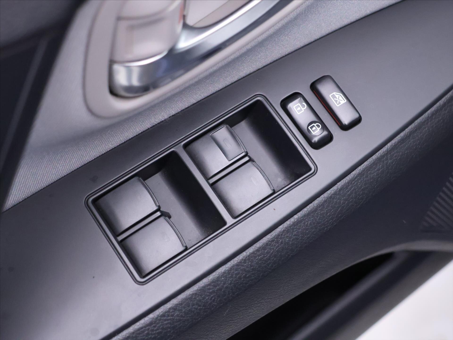 Toyota Avensis Kombi 2,0 l 105 kw