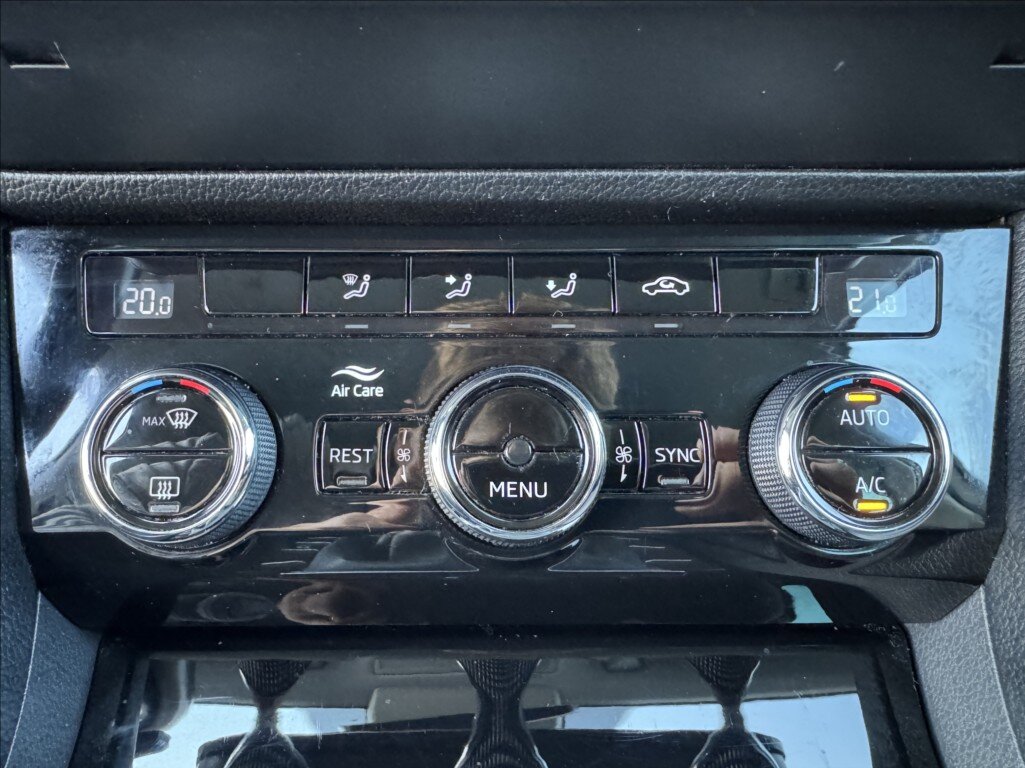 Škoda Superb Sedan / Limuzína 2,0 l 140 kw