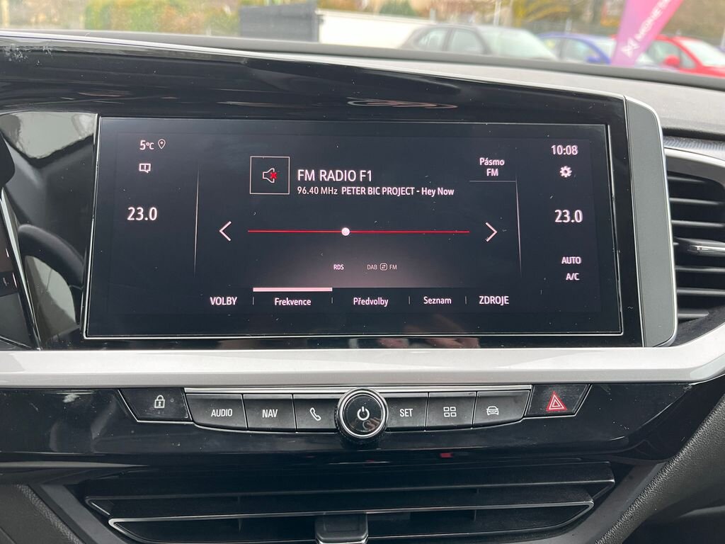 Opel Grandland SUV 1,2 l 96 kw