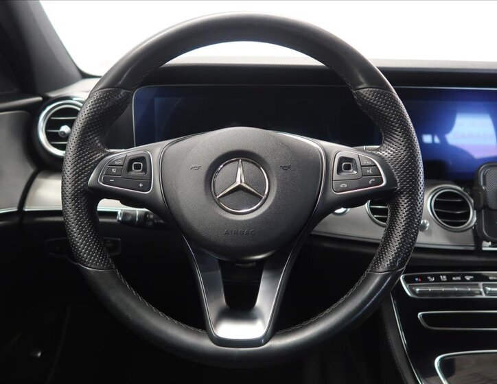 Mercedes-Benz Třídy E Kombi 2,0 l 143 kw