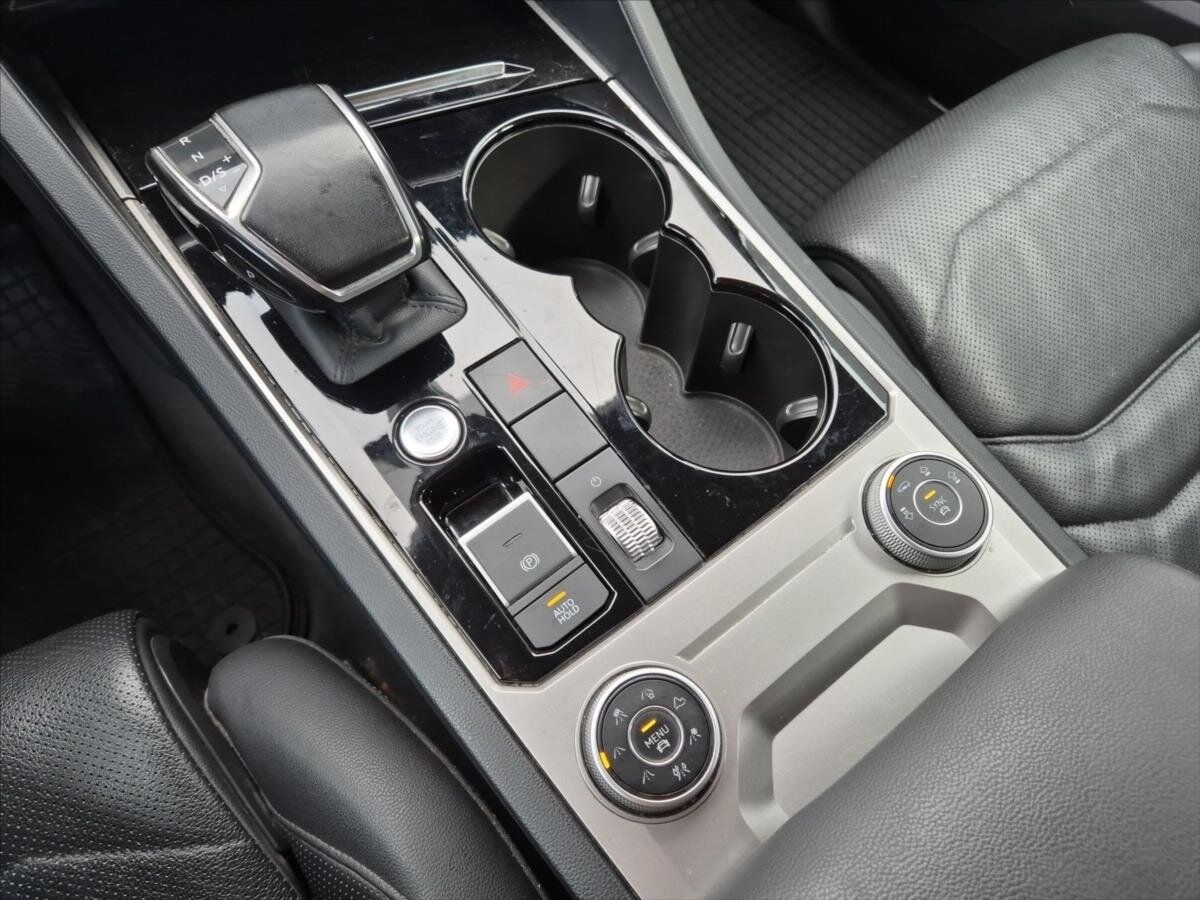 Volkswagen Touareg SUV / Terénní 3,0 l 210 kw