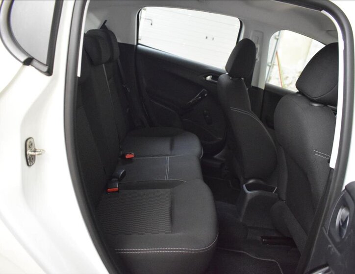 Peugeot 208 Hatchback 1,2 l 60 kw