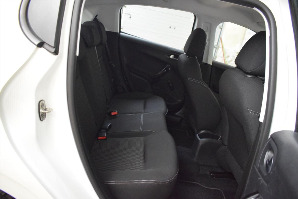 Peugeot 208 Hatchback 1,2 l 60 kw