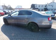 Volkswagen Passat Sedan / Limuzína 2,0 l 103 kw