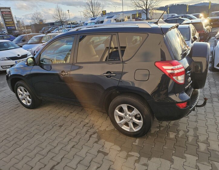 Toyota RAV4 Kombi 2,2 l 110 kw