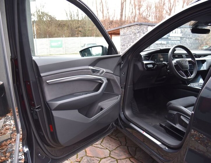 Audi e-tron SUV 0,0 300 kw