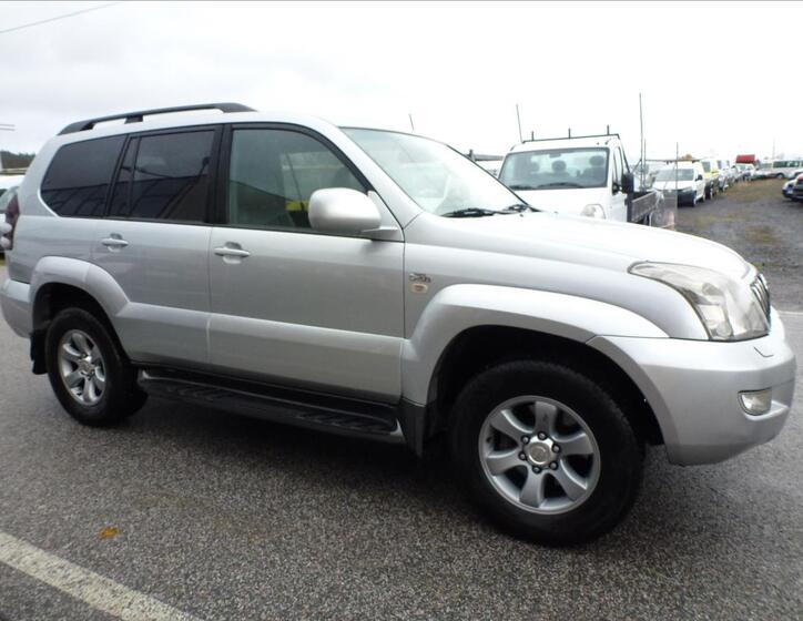 Toyota Land Cruiser 7