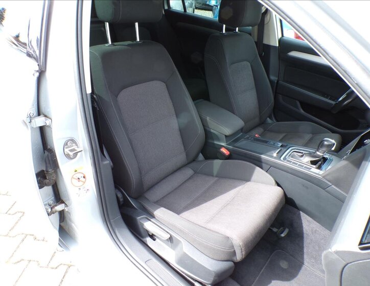 Volkswagen Passat Kombi 2,0 l 110 kw