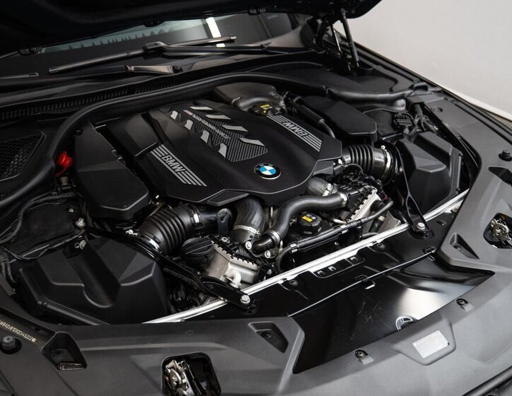 BMW Řada 8 Sedan 4,4 l 390 kw