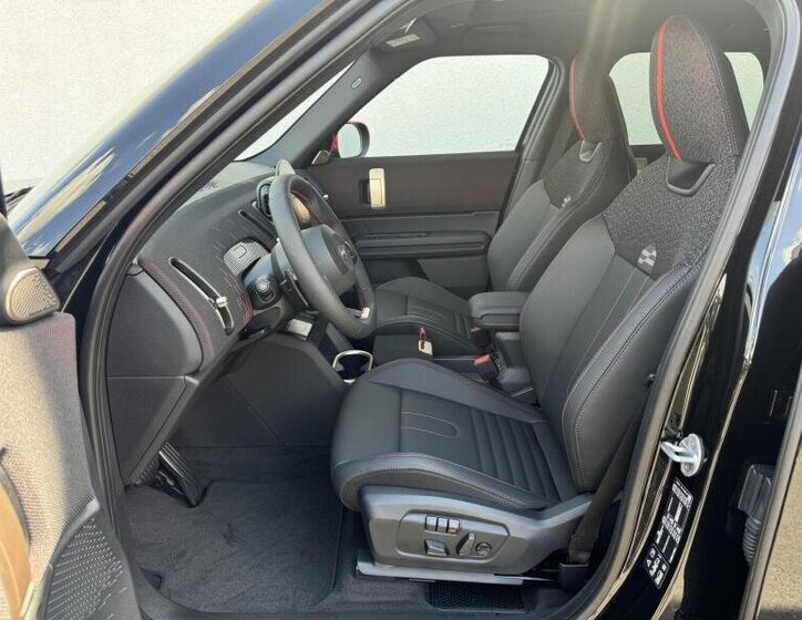 Mini Countryman SUV 2,0 l 221 kw