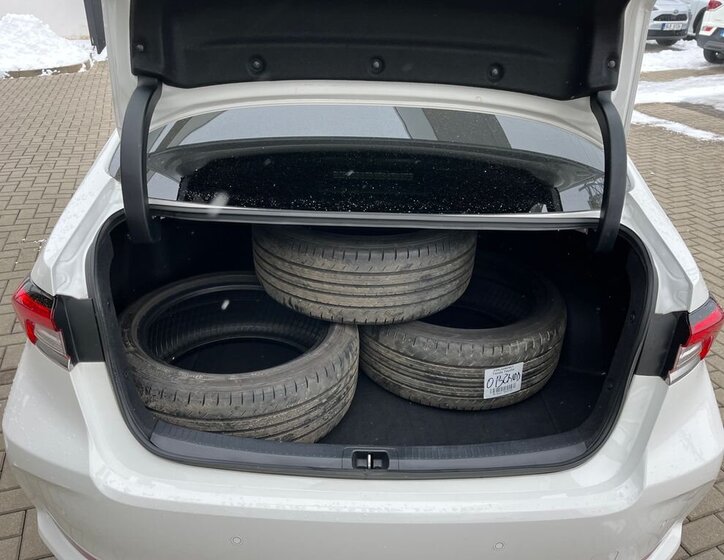 Toyota Corolla Sedan 1,5 l 92 kw