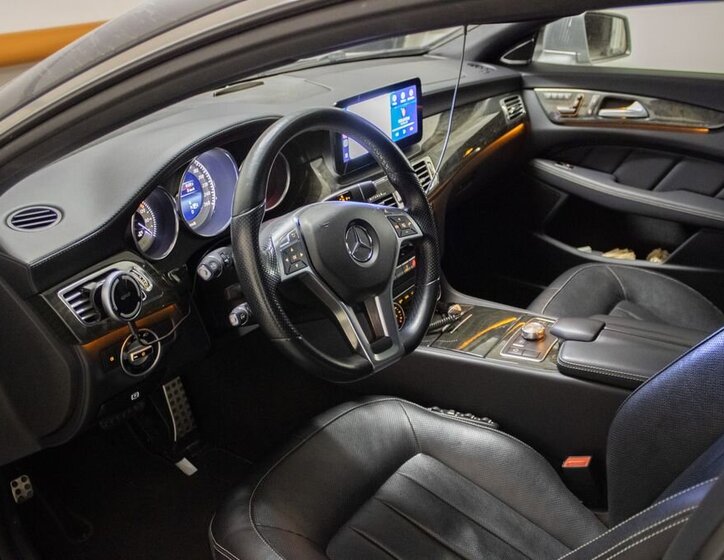 Mercedes-Benz CLS 10