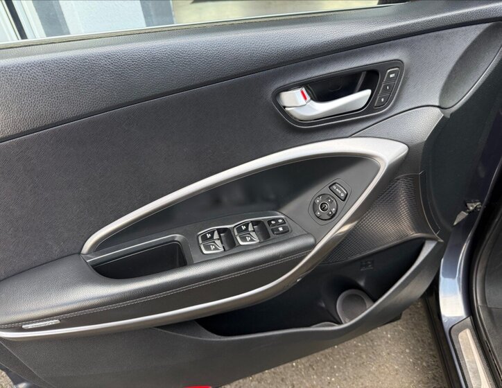 Hyundai Santa Fe SUV / Terénní 2,2 l 145 kw