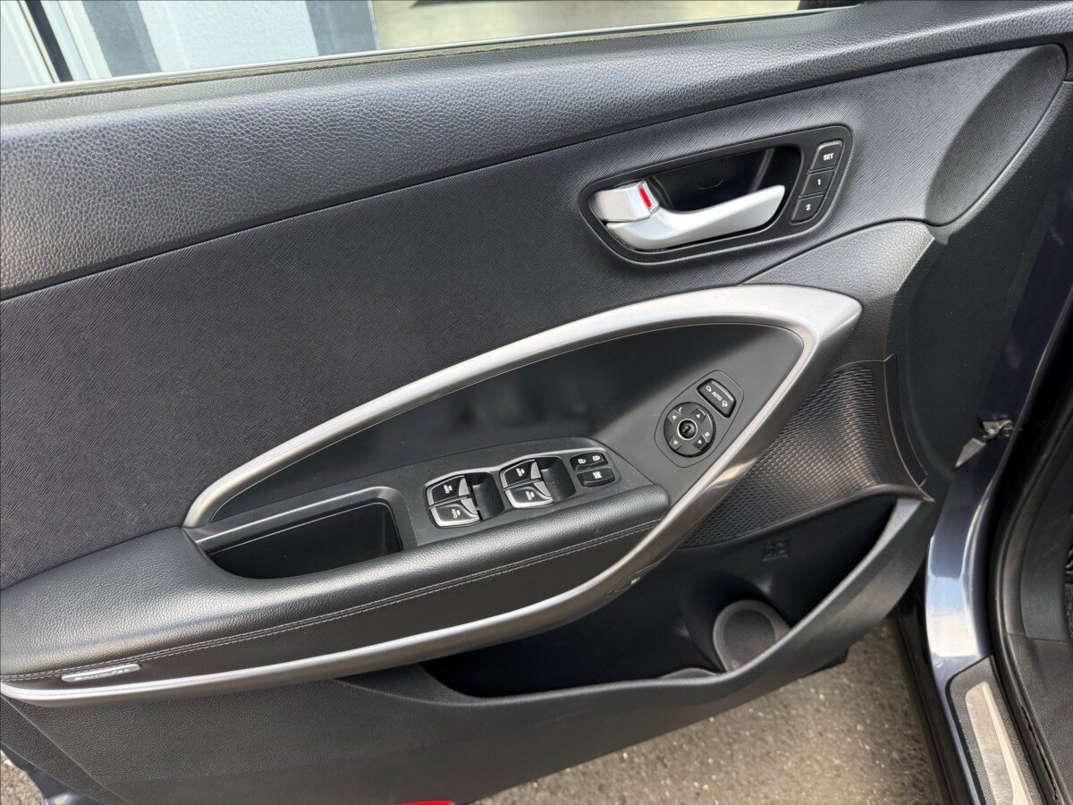 Hyundai Santa Fe SUV / Terénní 2,2 l 145 kw