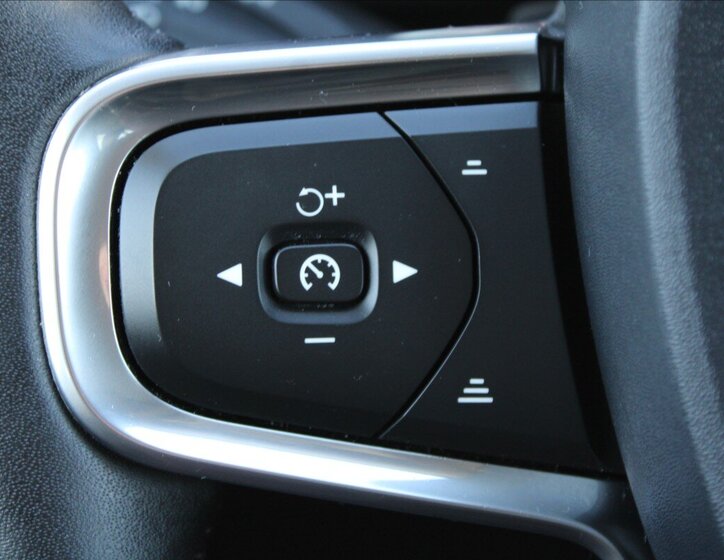 Volvo XC40 SUV 2,0 l 140 kw