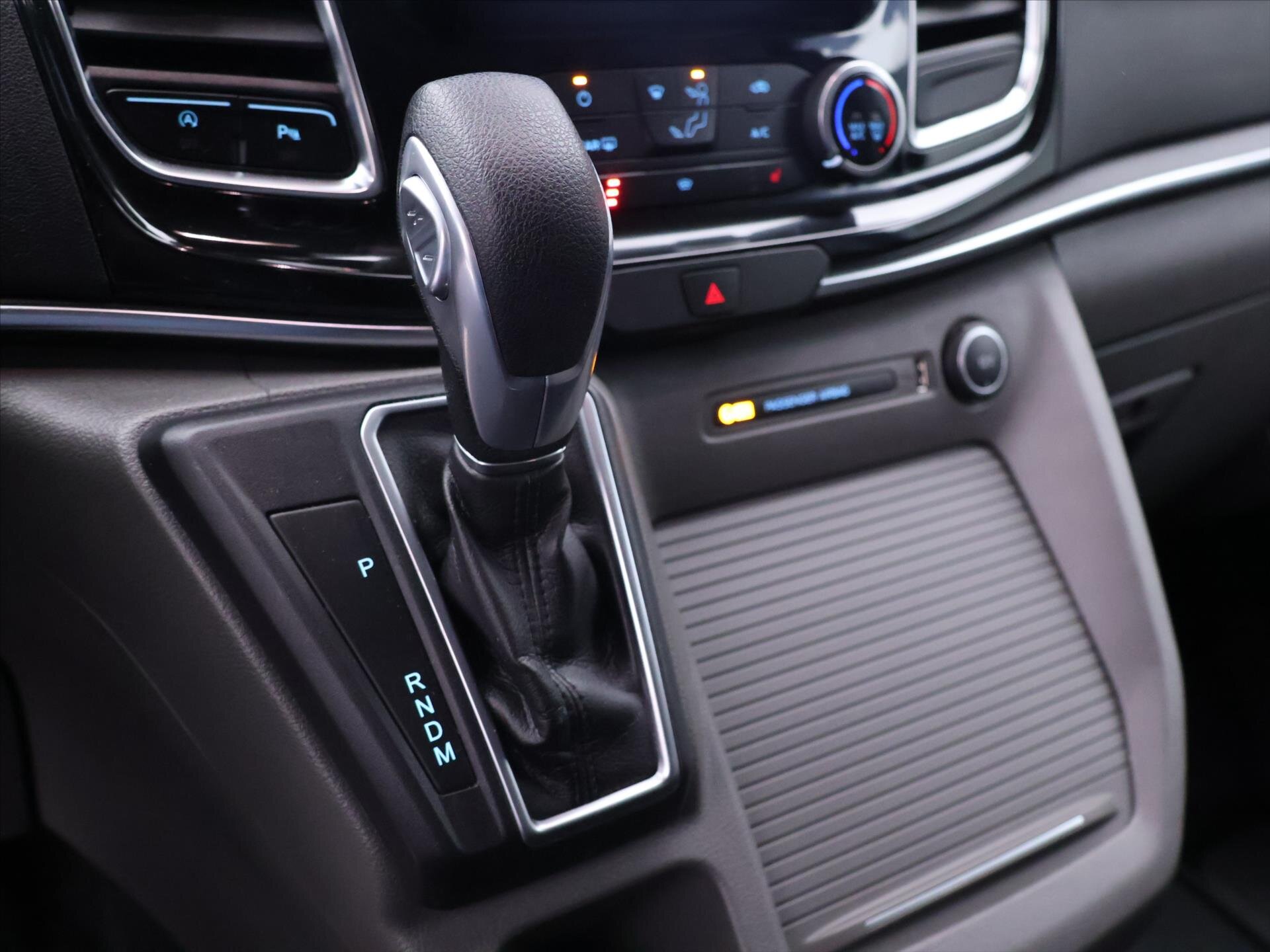 Ford Tourneo Custom Kombi 2,0 l 125 kw