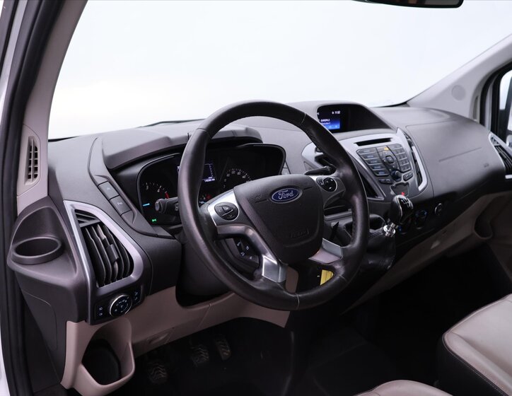 Ford Tourneo Custom Kombi 2,0 l 96 kw