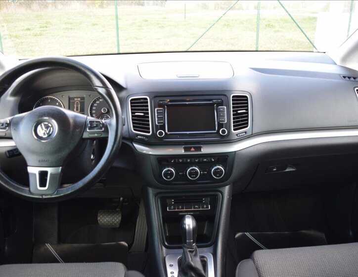 Volkswagen Sharan MPV 2,0 l 103 kw