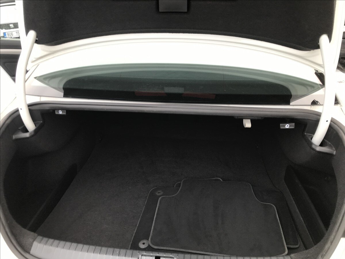 Volkswagen Passat Sedan / Limuzína 1,5 l 110 kw