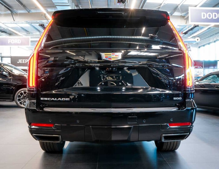 Cadillac Escalade 5