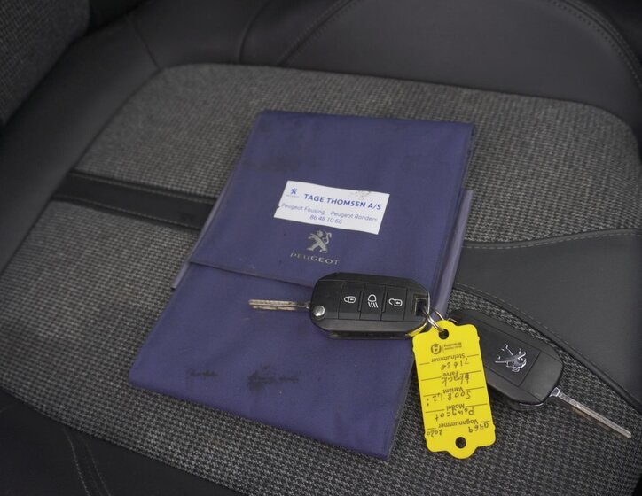 Peugeot 5008 SUV 1,2 l 96 kw