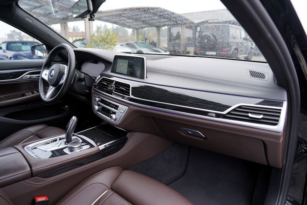 BMW Řada 7 Sedan 3,0 l 250 kw