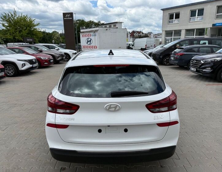 Hyundai i30 4