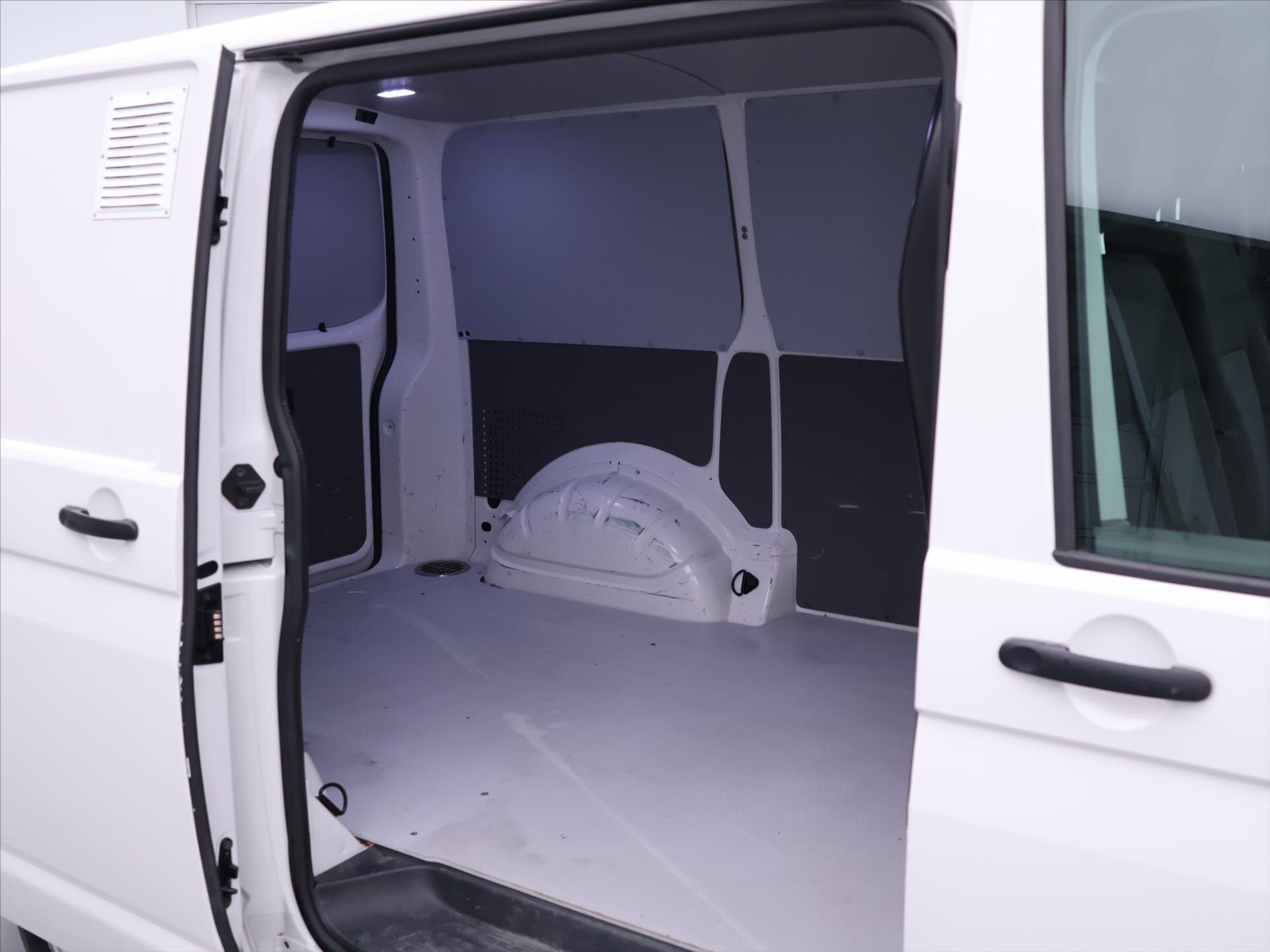 Volkswagen Transporter Skříň 2,0 l 66 kw