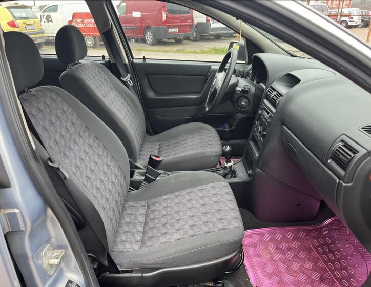 Opel Astra Hatchback 1,7 l 55 kw