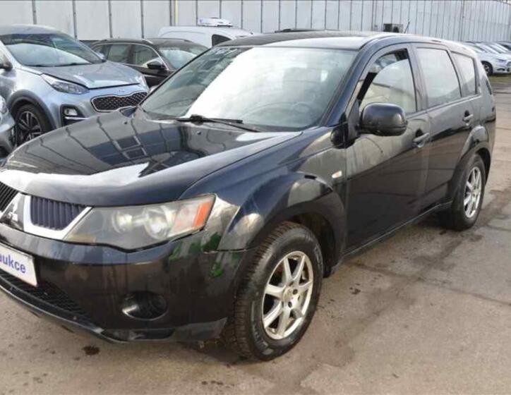 Mitsubishi Outlander 1