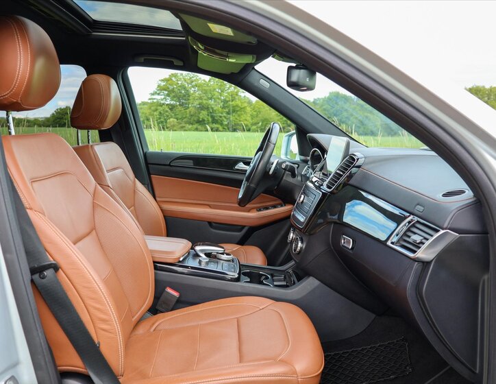 Mercedes-Benz GLS 16