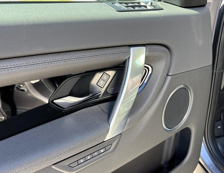 Land Rover Discovery Sport SUV / Terénní 2,0 l 120 kw