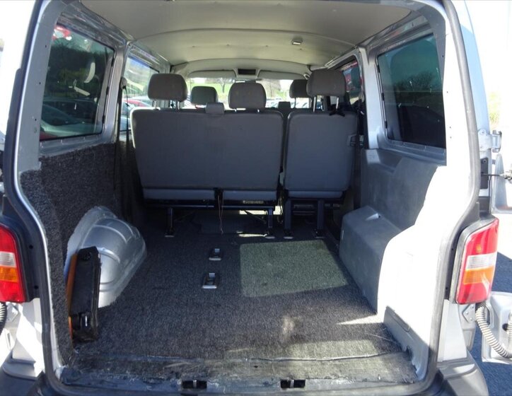 Volkswagen Caravelle MPV 2,5 l 96 kw