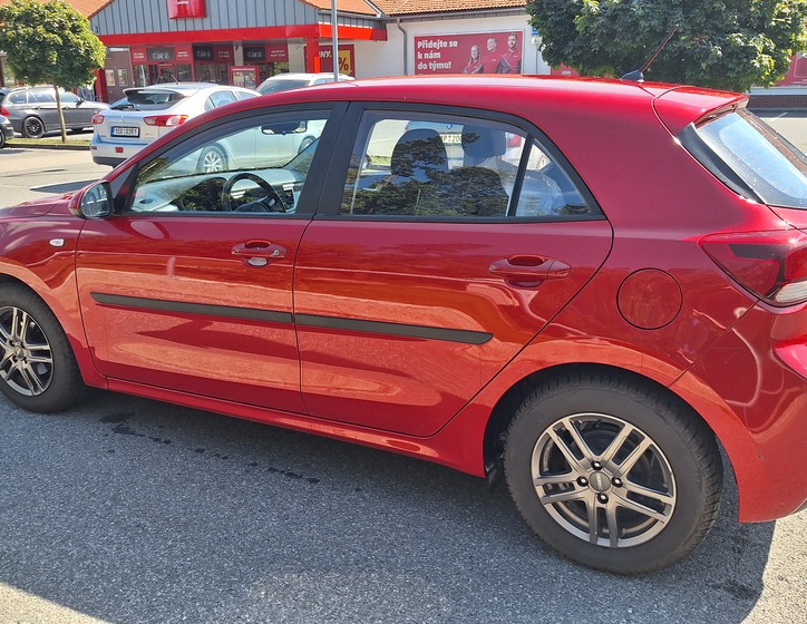 KIA Rio 12