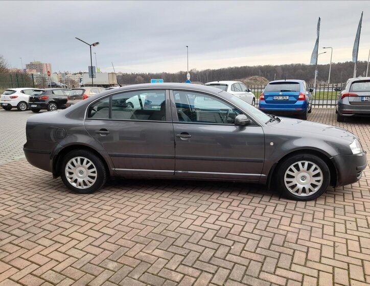 Škoda Superb Sedan / Limuzína 1,9 l 74 kw