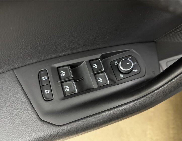 Volkswagen Touareg SUV / Terénní 3,0 l 210 kw