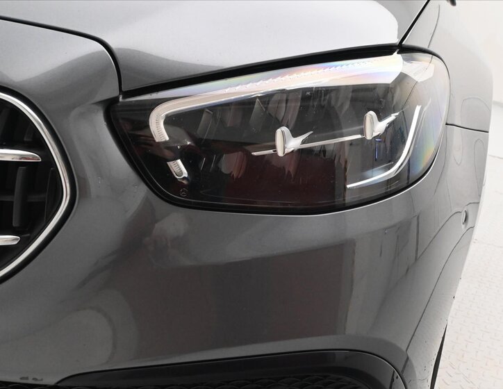 Mercedes-Benz Třídy E 28